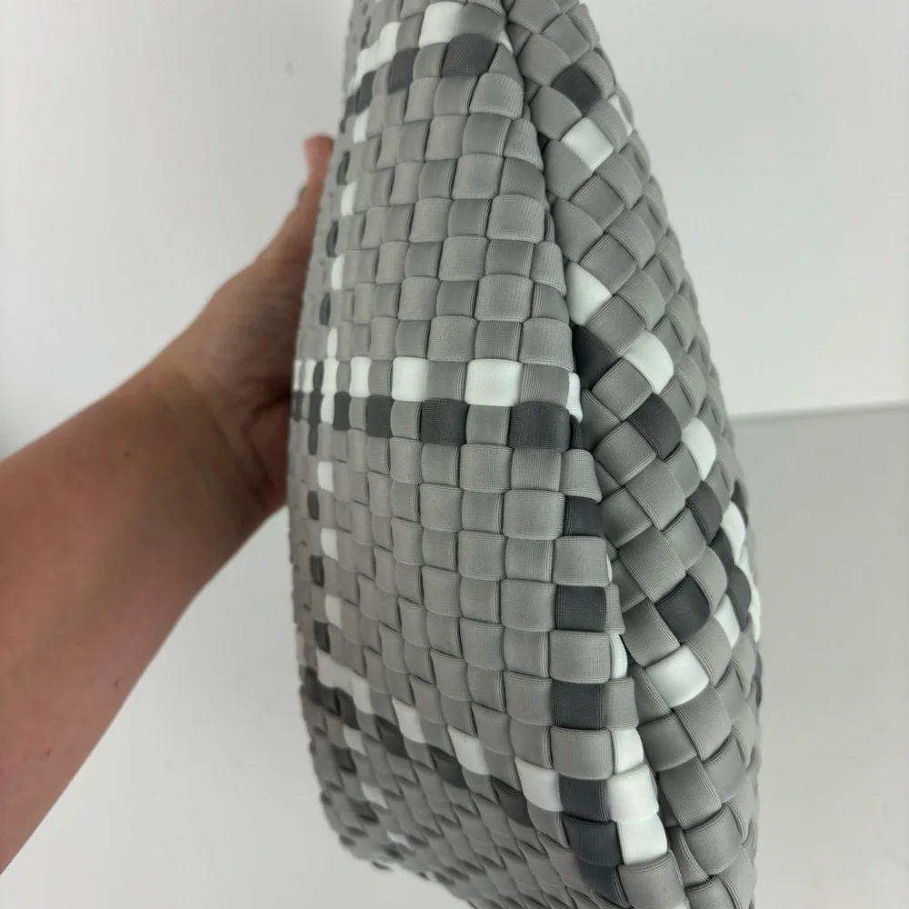 Haute Shores/Carrie Aspen-Mini Woven Hobo Bag in Grey-EUC